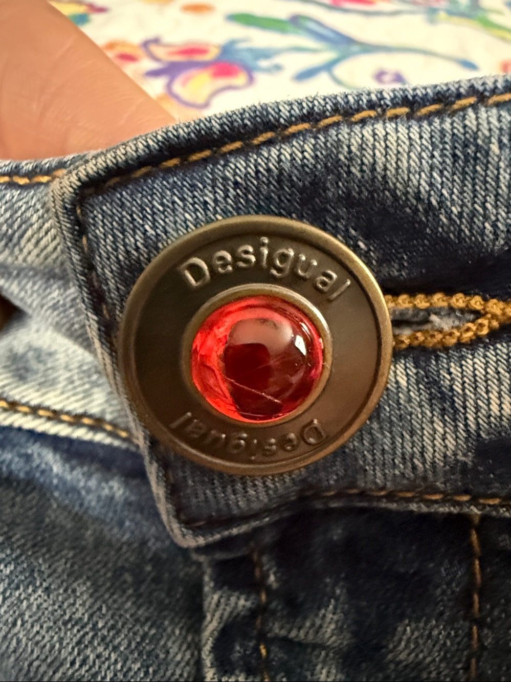 Desigual Vintage-Inspired Denim and Print Mini Skirt Size: EUR 38 (8) - Picture 9 of 12
